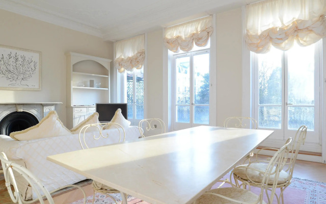 Veeve  Elegant 2 Bed With Balcony Redcliffe Square Kensington