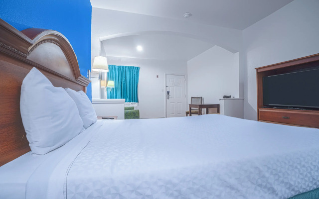Island Inn by OYO Galveston Beach, TX