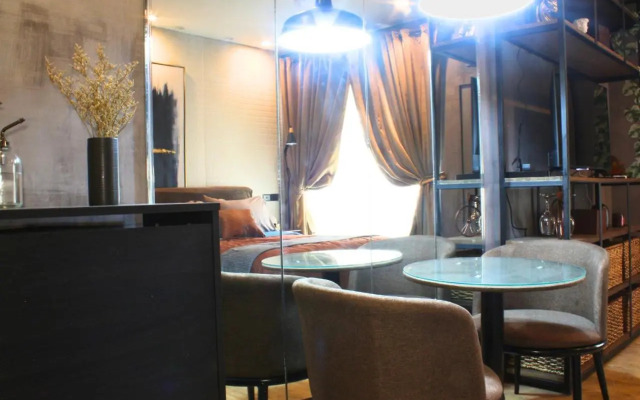 The Brass Burrow, Bel Air Soho Suites