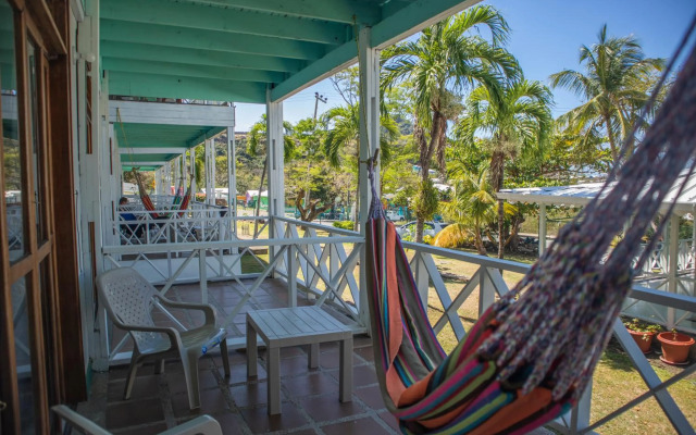 South West Bay Cabañas