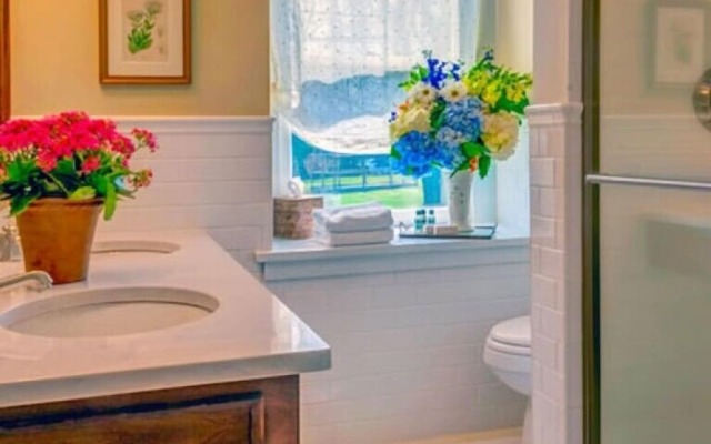 Golden Plough Inn At Peddlers Village