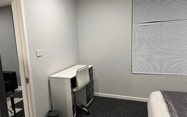 Luxury Apartment - Free Wi-fi & Parking NO Deposit