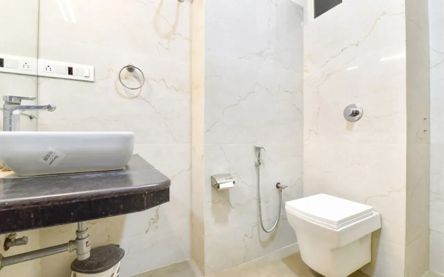 Fabhotel Golden Palms