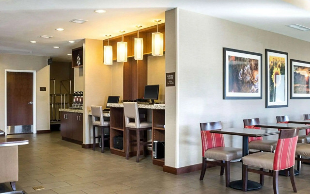 Comfort Suites Fargo Medical Center