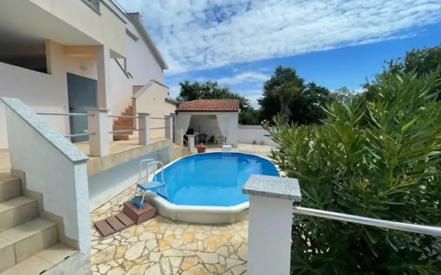 Pleasant Apartment With Pool