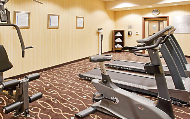 Holiday Inn Express & Suites Salinas by IHG