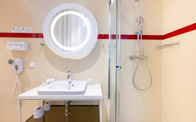 Home ApartHotel