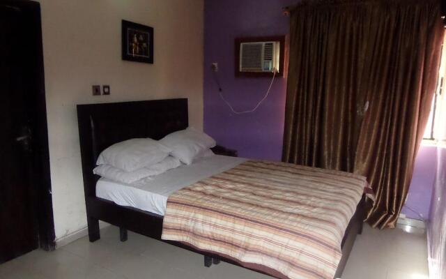 Cristabol Apartments