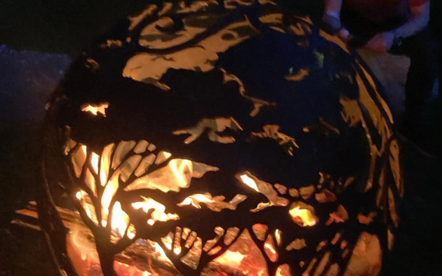 Little Pentre Barn with seasonal Swimming Pool