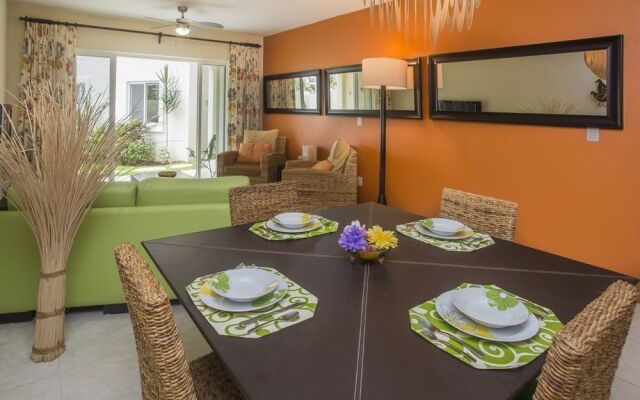 Luna Maya condo free access to Beach club