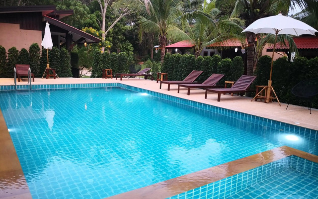 Baan Suan Rim Klong