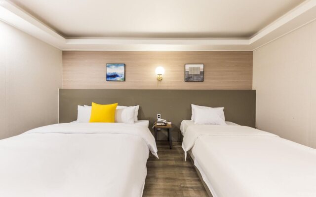 Hotel Bom