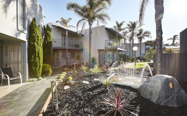 Whitecliffs Beach Resort