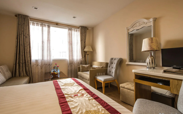 Kin Hotel Ly Tu Trong