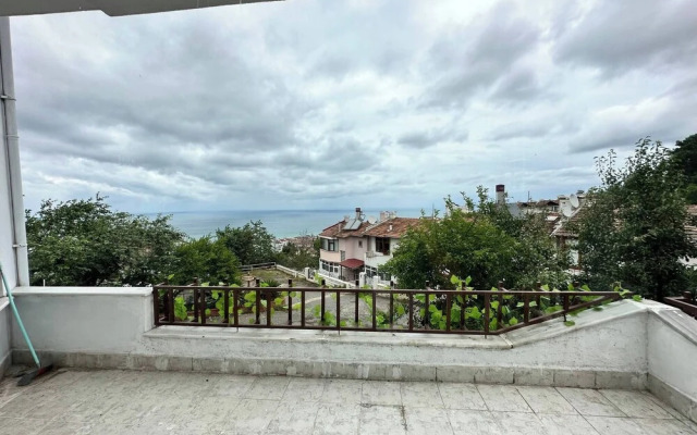 Peaceful Villa With Perfect View in the City Center