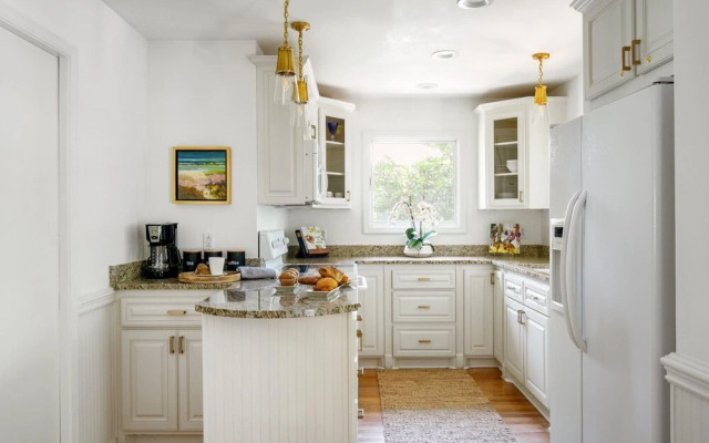 Twin Oaks - Sweet Tea