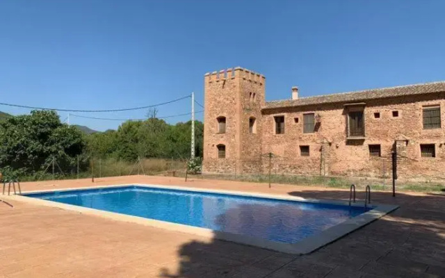 Masia de San Juan - castillo con piscina en plena Sierra Calderona