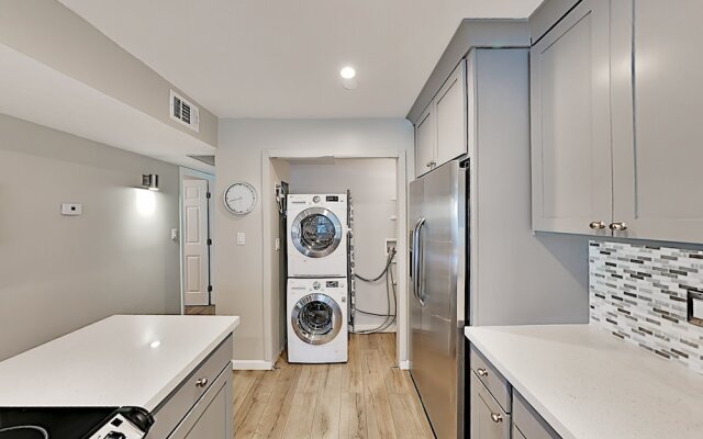 4916n73r 2 Bedroom Townhouse