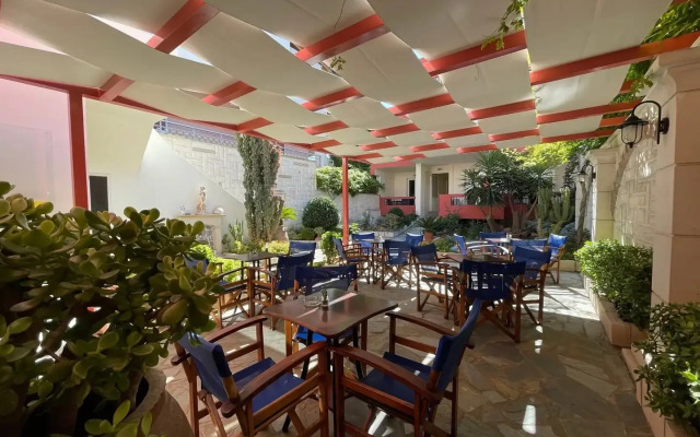 Hotel Flisvos