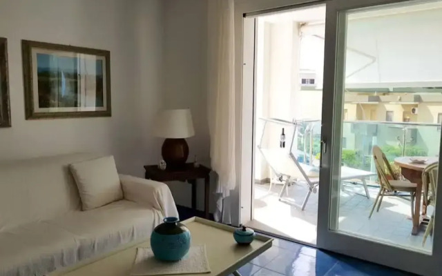 Oltremare apartment with large veranda for 6 people