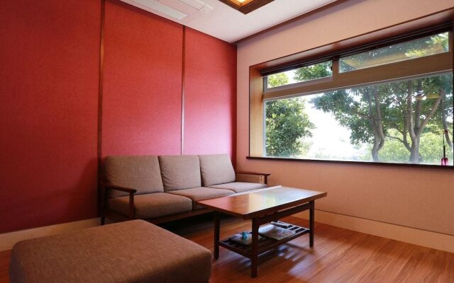Soofeel House