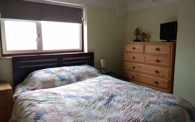 Three Bedroom Home With Garden in Brighton