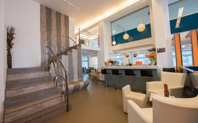 Astron Hotel
