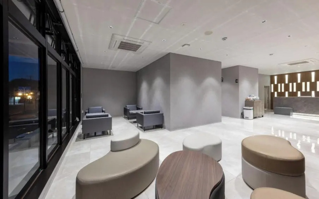 The Still Hotel – Lobby – Ozu