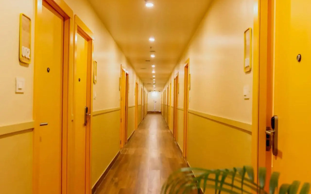 Bloom Hotel - Worli