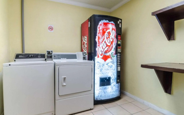 Rodeway Inn & Suites Jacksonville near Camp Lejeune