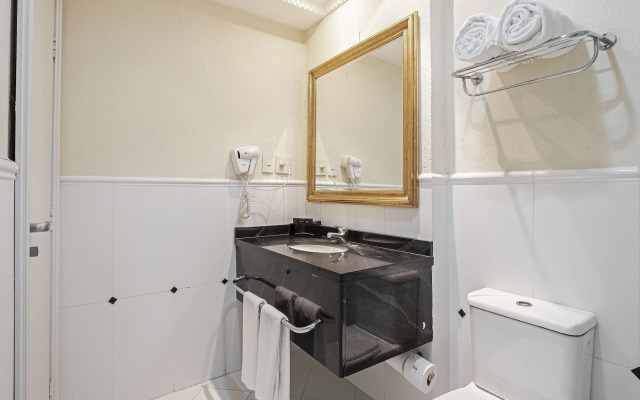 Rockefeller by Slaviero Hotéis