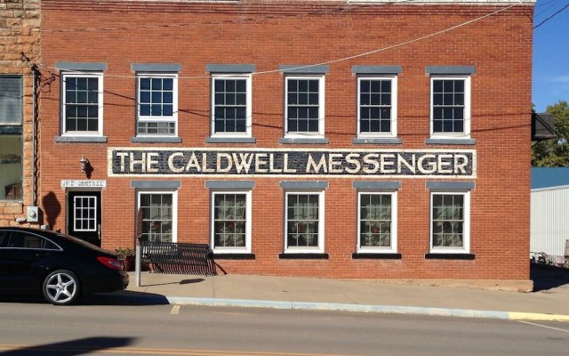 Caldwell Messenger Suites