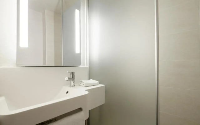 B&B HOTEL Carcassonne Rocadest La Cité