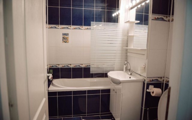 Adrian Home, Central 2 rooms apartment
