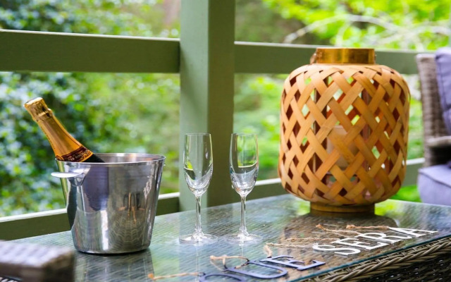 Que Sera - carefree stay near Gibraltar Resort