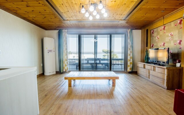 Geoje Sky Terrace Pension