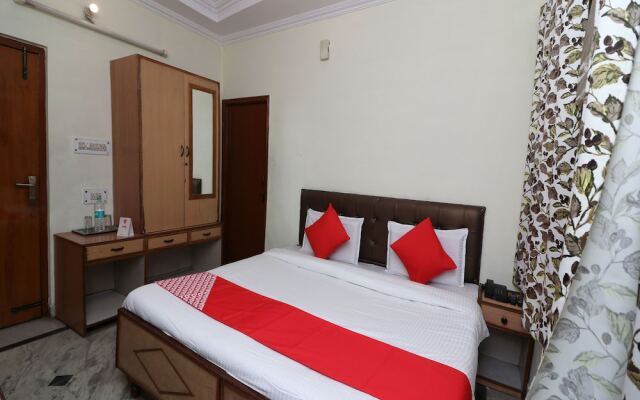 OYO 6073 Hotel K M B