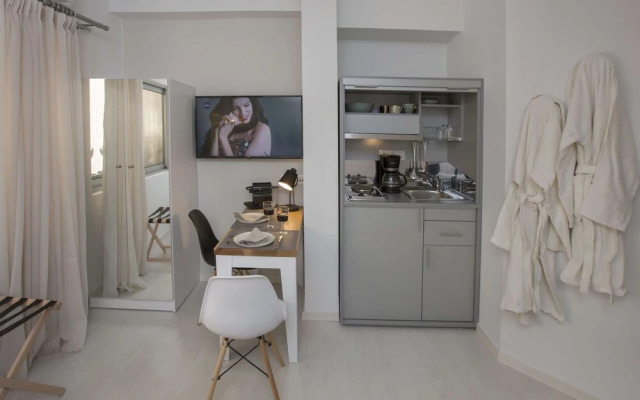 Ermou Stylish Suites by GHH