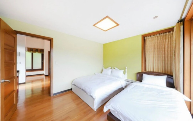 Yangpyeong Weekly Kids Pool Villa