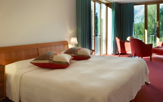 Hotel Saratz Pontresina Mountain Resort & Spa – Guest Rooms – Pontresina
