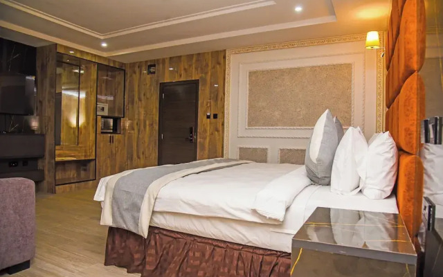 McDons Skye Hotel and Suites