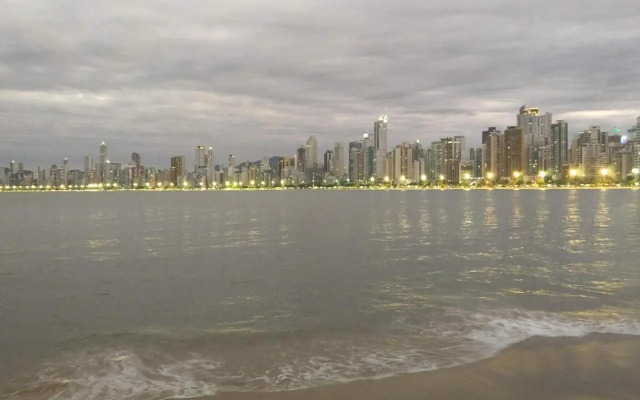 Apartamento Na Av Atlantica Com Ar Condicionado