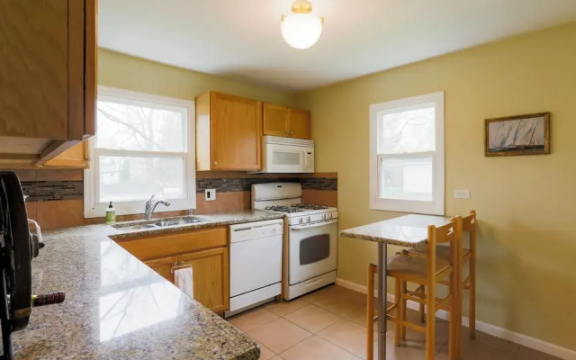 Your Cozy Lockwood Lodge Awaits!
