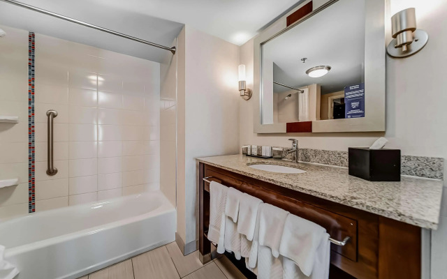 Embassy Suites Atlanta - Kennesaw Town Center