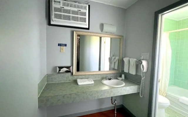 Travelodge by Wyndham Grand Falls