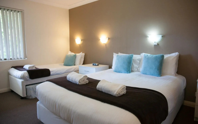 Smugglers on the Beach