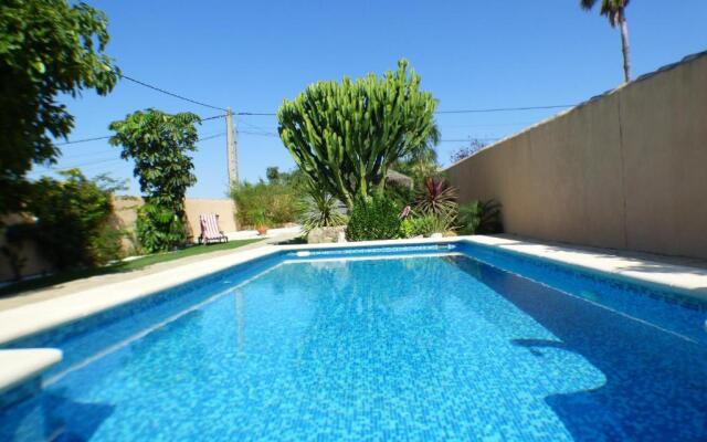 Rural house with private pool, new and beautiful garden