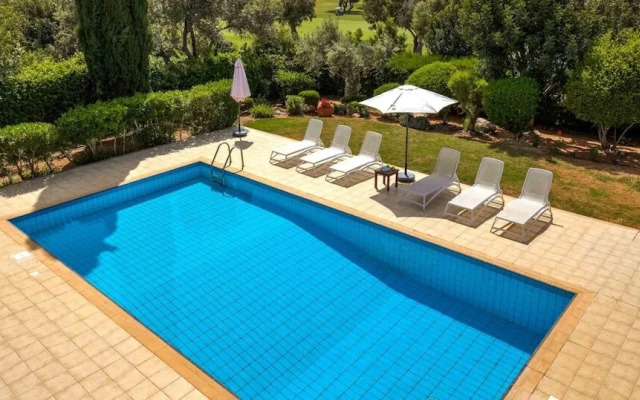 3 bedroom Villa Tala with private pool and sunset views, Aphrodite Hills Resort