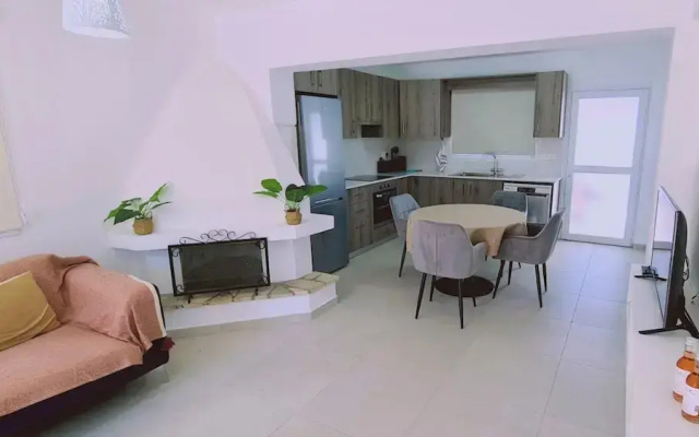48 PER - Mellissa Villa