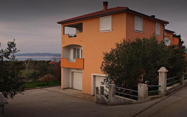 Apartmani Mihaela Dobropoljana 52